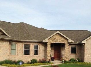 21 Fountaindale, Washington, IL 61571