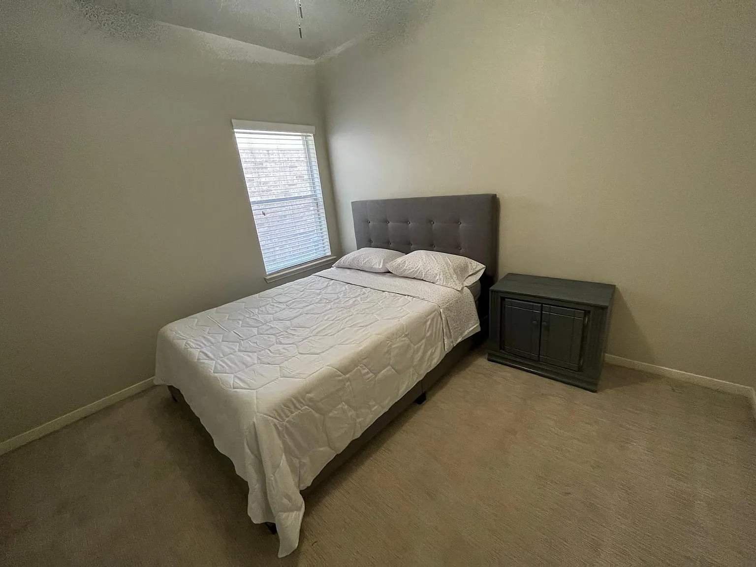 3 bed, 2150 sqft, $2,100 — Photo 4