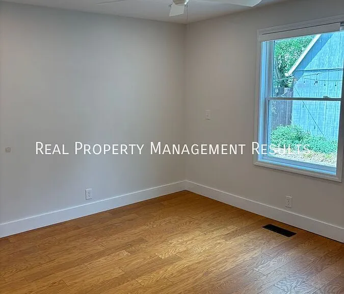 402 W Jennings St — Photo 18