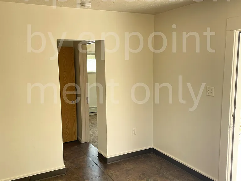 1310 Sherwood St — Photo 2