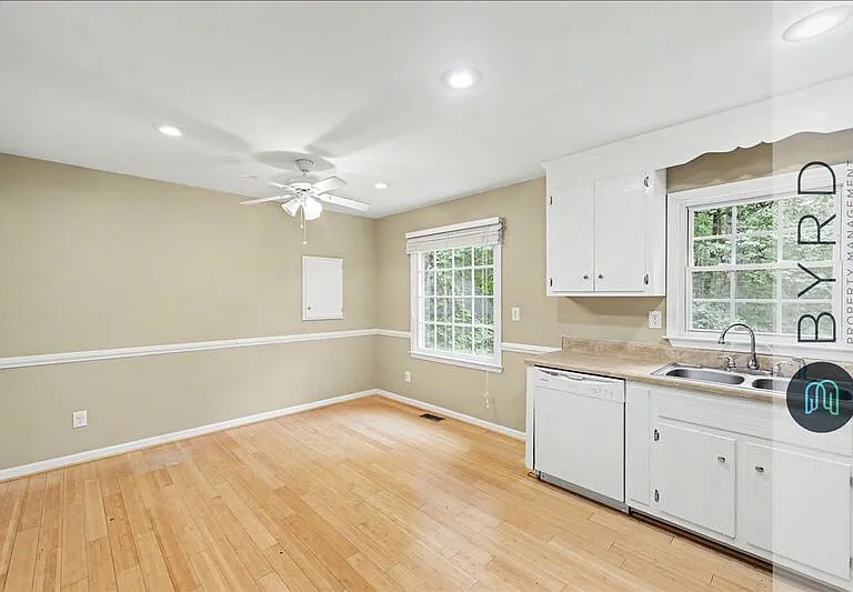 4743 Fordham Rd — Photo 14