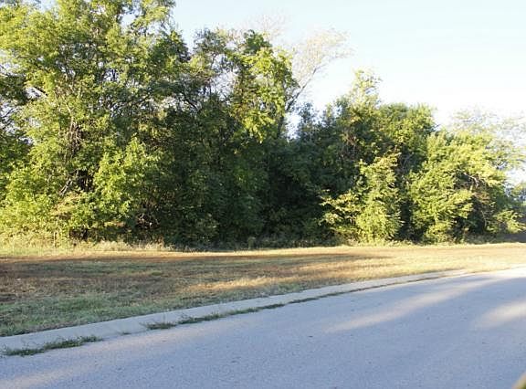4th image of 1122 S 12th Ter