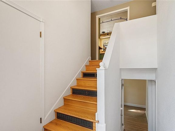 Landlord lives upstairs on the weekends. Renter has downstairs space