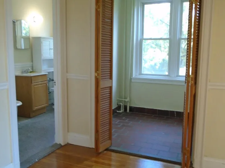 Craigie Cir — Photo 32