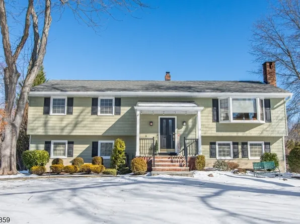 15 Lombard Dr, West Caldwell Twp., NJ 07006