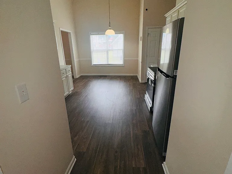 3305 Chandon Ln — Photo 7