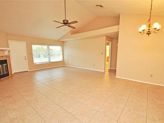 5th image of 1039 Neely St