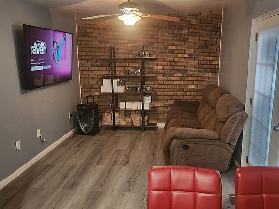 5th image of 7031 Wayside Dr