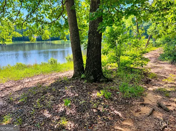 255 Hanson Dr, Lagrange, GA 30240
