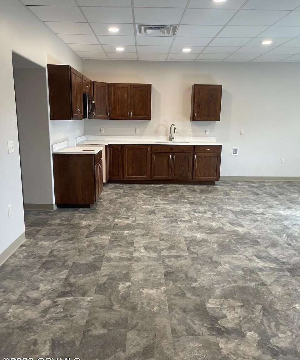 2 bed, 1000 sqft, $975 — Photo 4