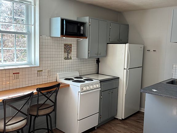 4th image of 603 Canal Dr APT 3