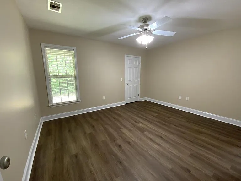 104B Lakeview Rd — Photo 6