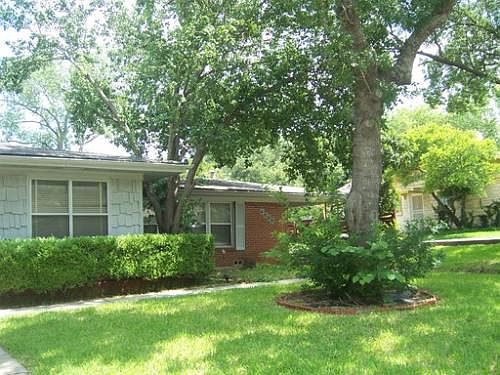 1st image of 4809 Trail Lake Dr
