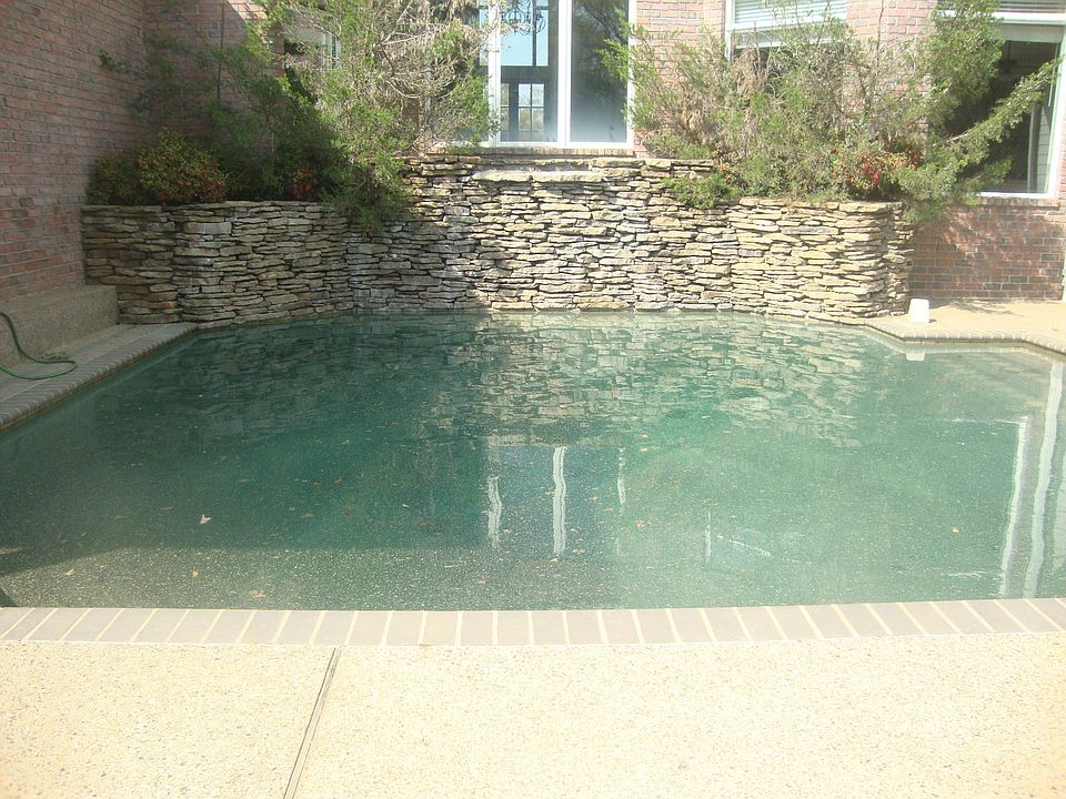 1st image of 1223 Oak Lake Cres