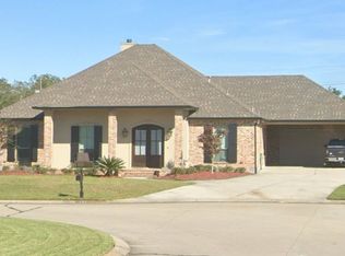 103 Chapel Hill Rd, Belle Chasse, LA 70037
