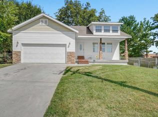 218 N Buffalo St, Marshfield, MO 65706