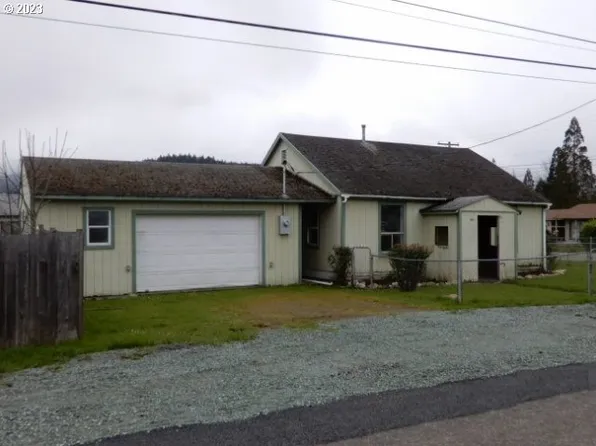 411 E 3rd Ave, Riddle, OR 97469