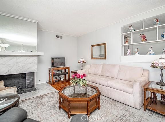 5th image of 12242 Cliffwood Ave