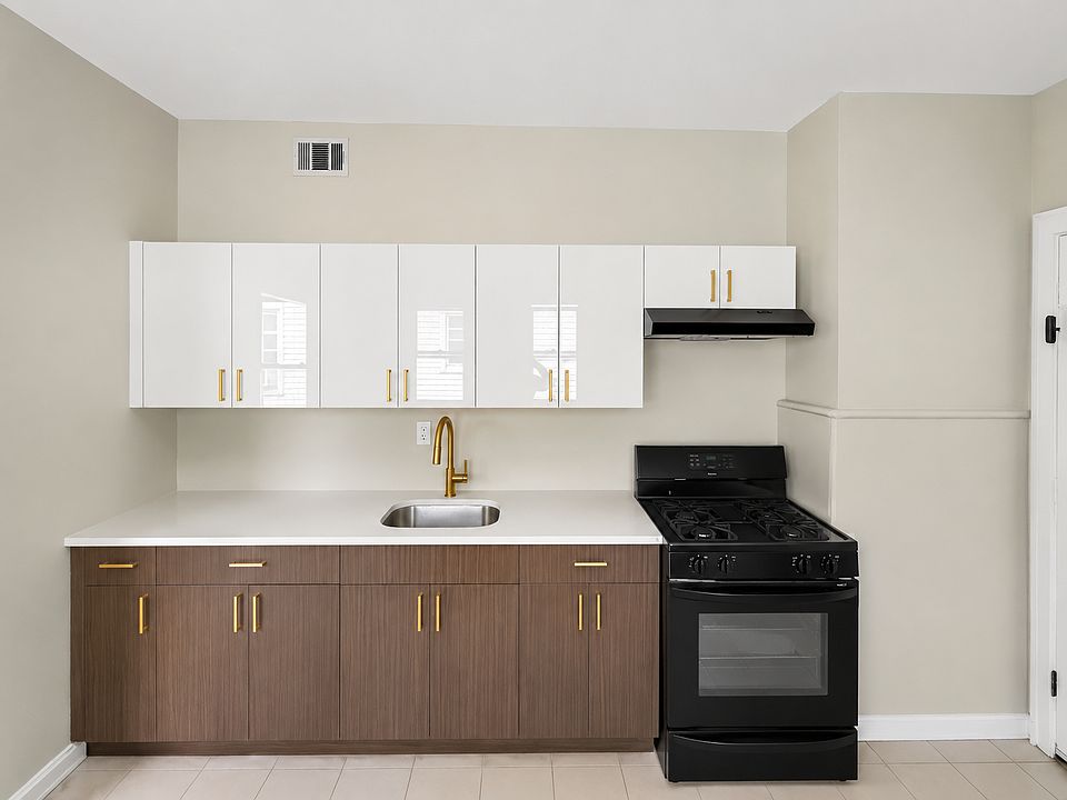1st image of 114 Lyons Ave Floor 2