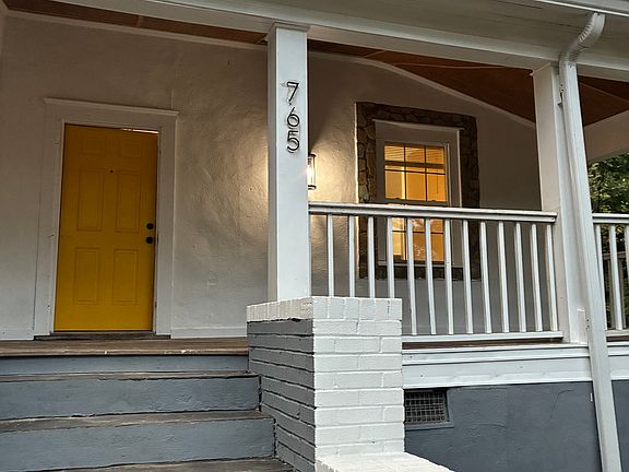 Front walkway/porch