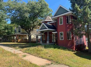 817 E B St, Iron Mountain, MI 49801