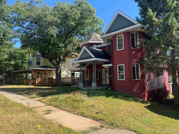 817 E B St, Iron Mountain, MI 49801