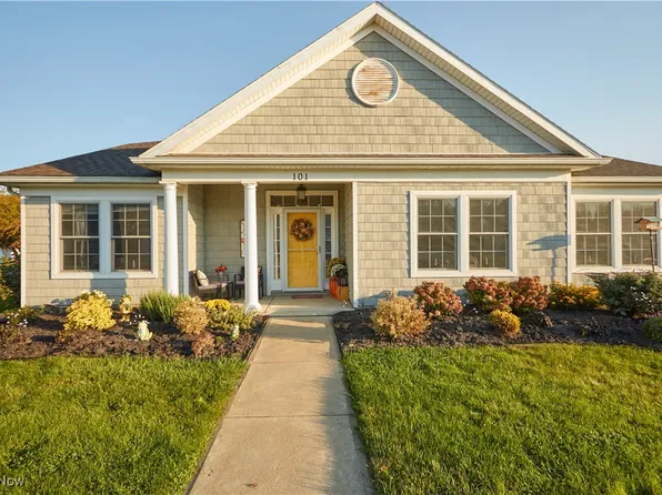 101 N Port Ln, Huron, OH 44839