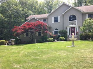 22 Perona Rd, Andover, NJ 07821