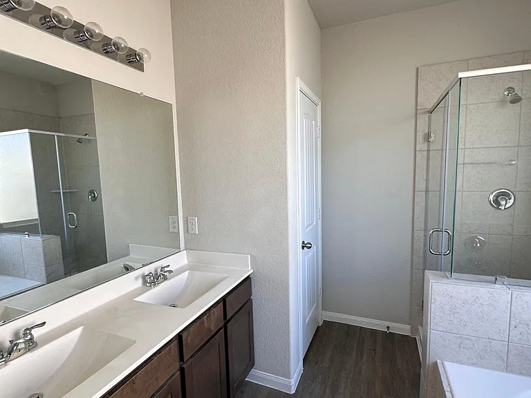 4715 Los Pines Way — Photo 13