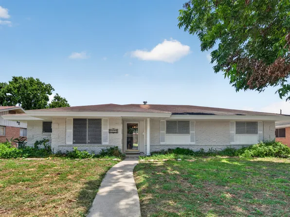 4022 Capri Dr, Corpus Christi, TX 78411