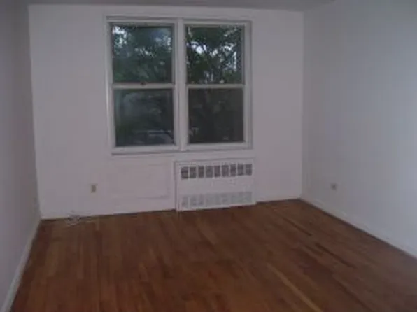 2035 East 7th Street image 1 of 5