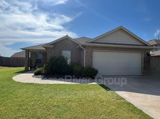 2421 Rosa Cir, Yukon, OK 73099