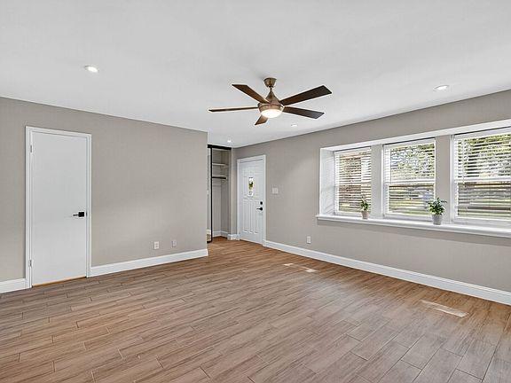 3rd image of 2250 Shadowdale Dr