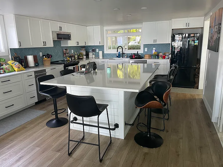 kitchen & dining area