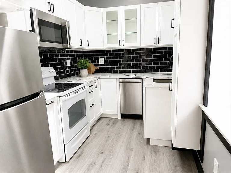 67 Frankfort St #301 — Photo 5
