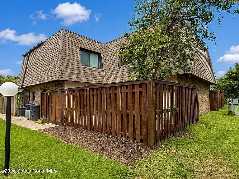 2115 Harrison St — Photo 3