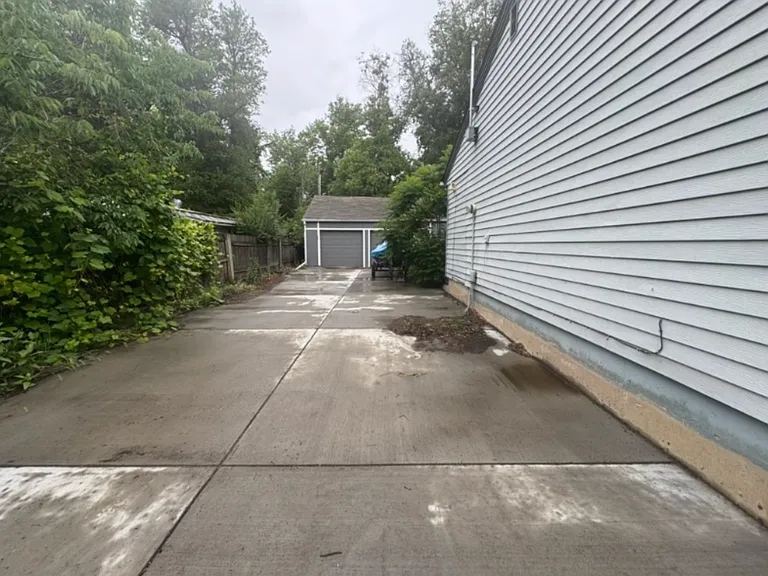 623 Colorado St — Photo 14