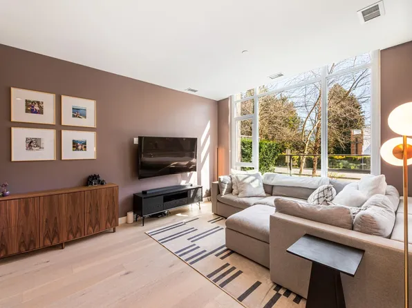 2765 Mountain Hwy, North Vancouver, BC V7J 2K7