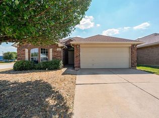 9601 Olivia Dr, Fort Worth, TX 76108