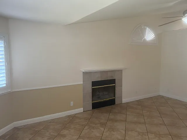 1930 Everett Ct — Photo 8