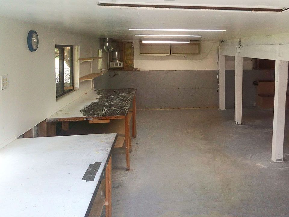 Large daylight basement, partially finished