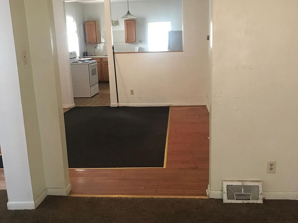 2nd image of 215 S Harris Ave