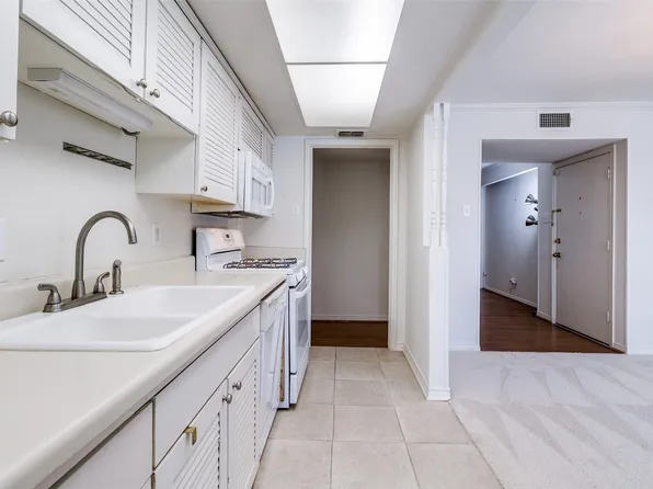 5833 Copperwood Ln APT 1131, Dallas, TX 75248