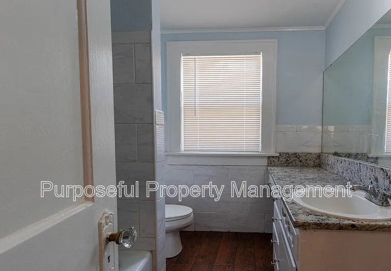 728 NE 15th St — Photo 18