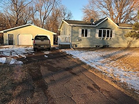 1st image of 716 W 1st Ave