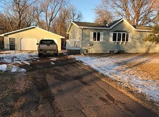 716 W 1st Ave, Lennox, SD 57039
