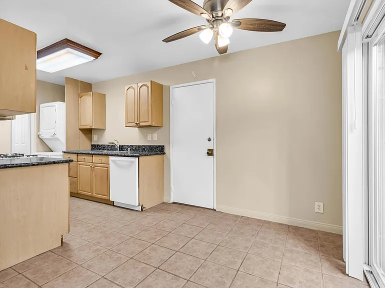 4373 McClintock St #A — Photo 4
