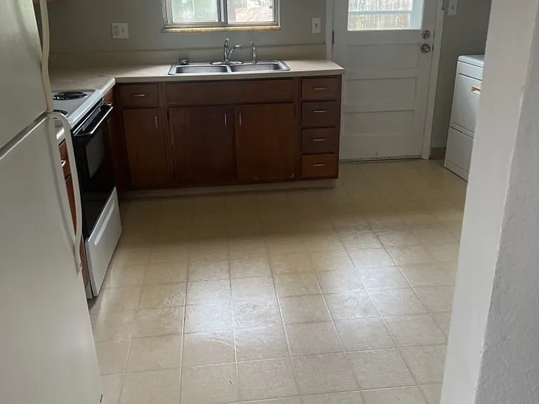 1014 W 17th Ave — Photo 5