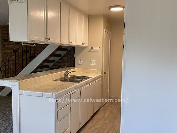 5th image of 5503 Spinnaker Dr APT 3