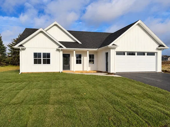 19 Norman Dr, Charlottetown, PE C1C 1E9